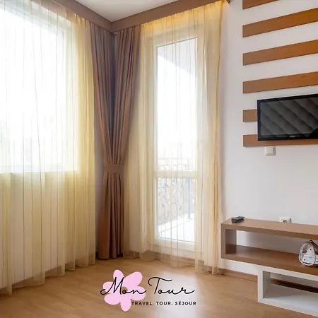 Mon Tour * Napospart